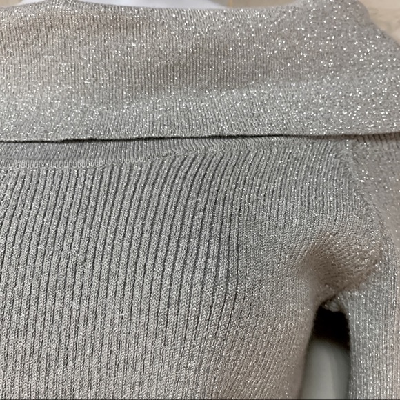 7th Avenue Silver Metallic Off Shoulder Sweater M - Picture 8 of 8
